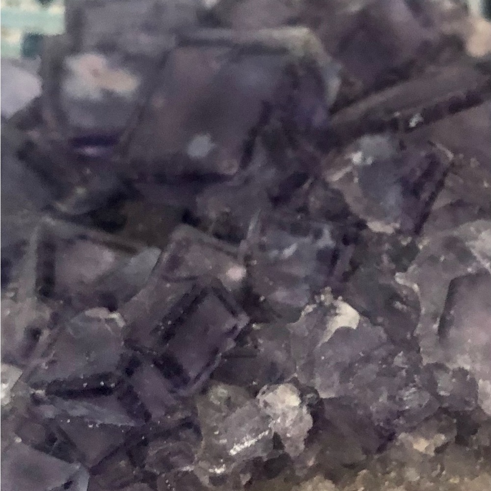 Stunning Purple Fluorite w/baby rainbows 🌈